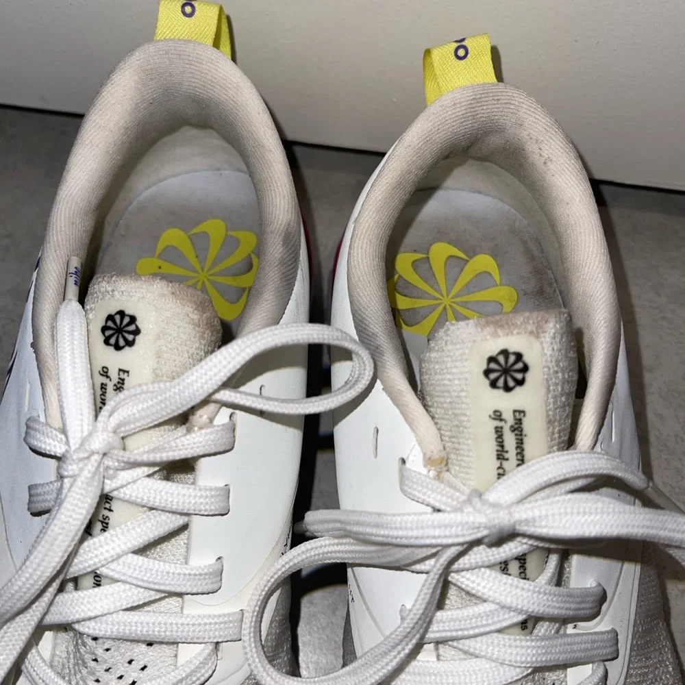 Nike React Sneakers 💖 - Picture 4 of 6